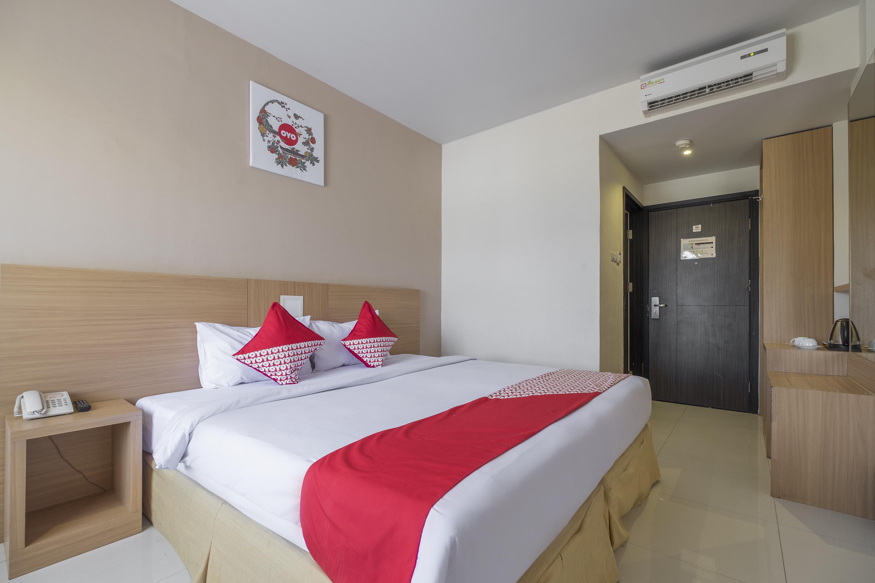 Collection O 1279 Hotel Grand Celino Makassar Exterior foto