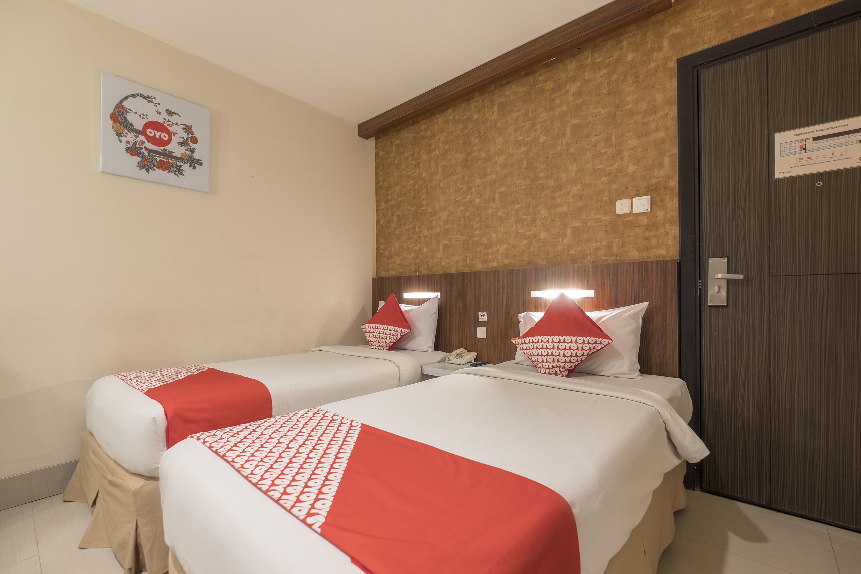 Collection O 1279 Hotel Grand Celino Makassar Exterior foto
