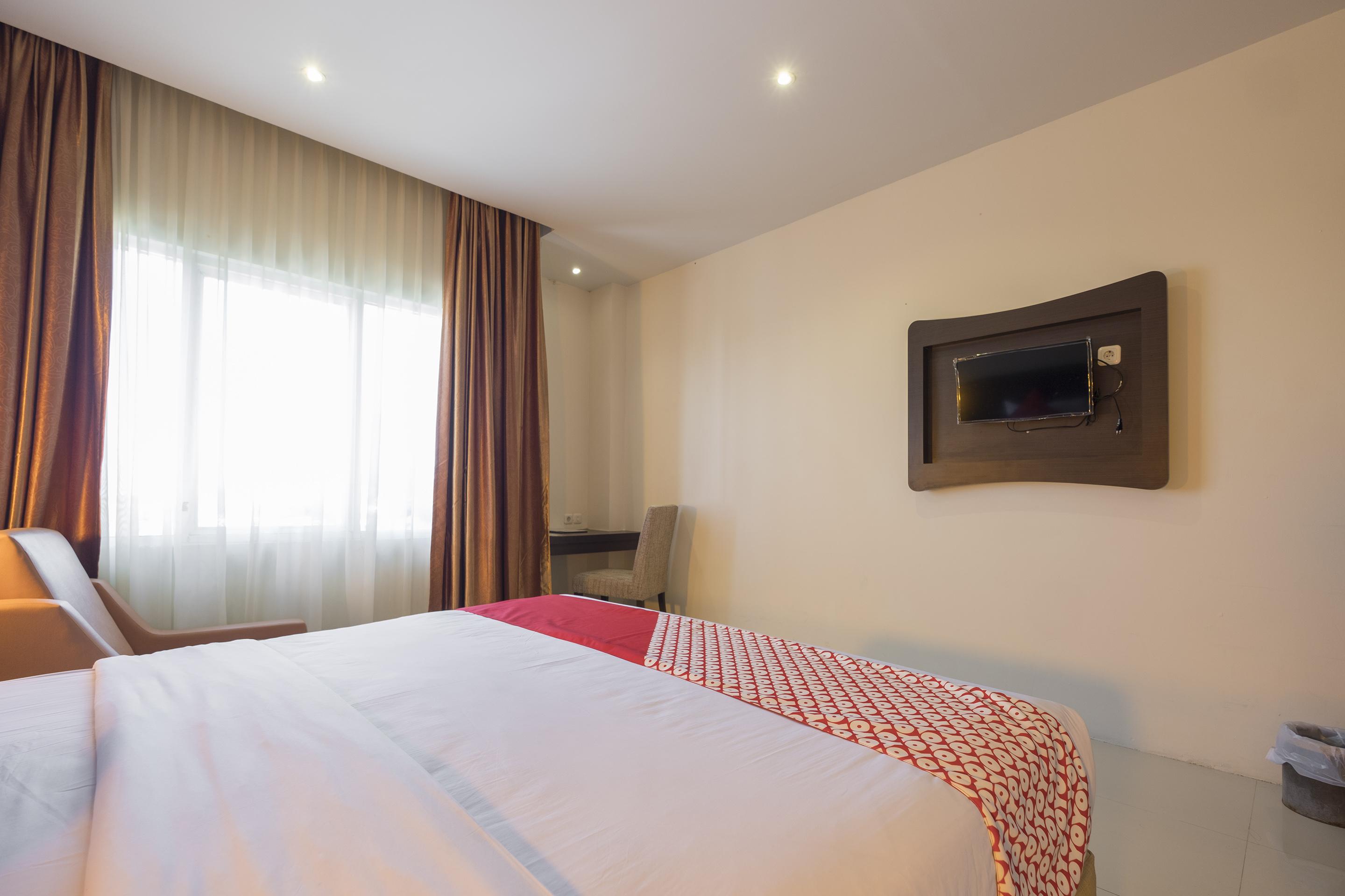 Collection O 1279 Hotel Grand Celino Makassar Exterior foto