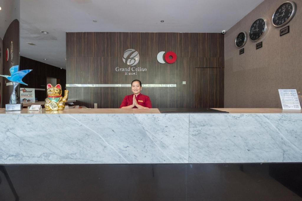Collection O 1279 Hotel Grand Celino Makassar Exterior foto